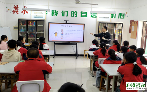 雁峰区岳屏镇:安全护航上网路,明辨是非伴成长