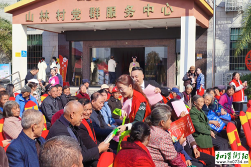 雁峰区岳屏镇:银龄书香树新风 情暖夕阳庆生辰