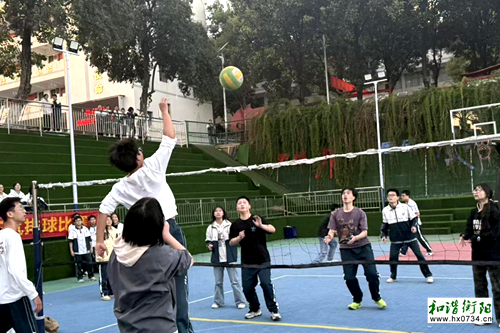 衡阳市田家炳实验中学成功举办高三气排球比赛